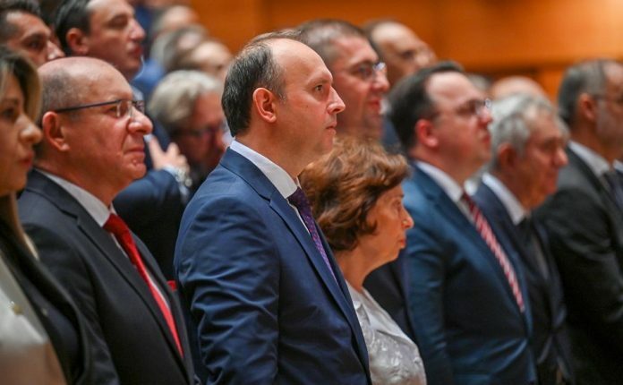 Gashi me rastin e 8 Shtatorit: Të punojmë së bashku për të ecur përpara