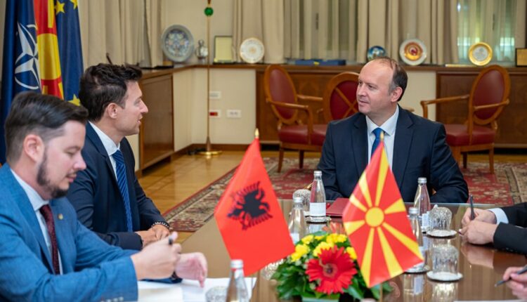 Gashi i uroi  mirëseardhje  ambasadorit të sapoemëruar të Shqipërisë në vend, Denion Meidani