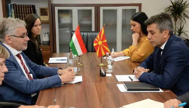 Zëvendës kryeministri i Parë Izet Mexhiti takoi ambasadorin hungarez Andrash Klein