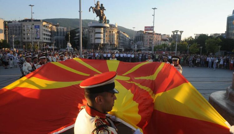 NATO, ambasada gjermane, ruse dhe ukrainase urojnë Ditën e Pavarësisë