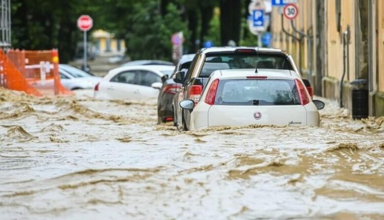 Përmbytje të shumta në disa rajone të Italisë, shumë persona mbeten të izoluar