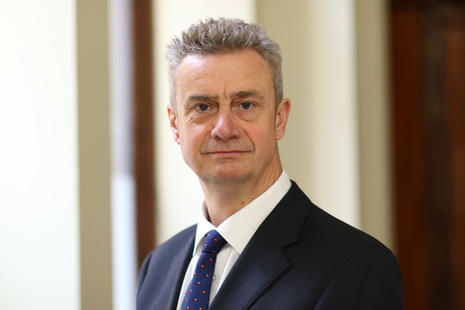 Ambasadori britanik: Të zbatohet Marrëveshja e Ohrit, zhgënjyese që janë ndërprerë bisedimet e dialogut