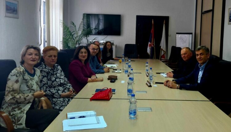 Hekurudhat e Maqedonisë marrin me qira katër lokomotiva nga “Srbija Cargo”
