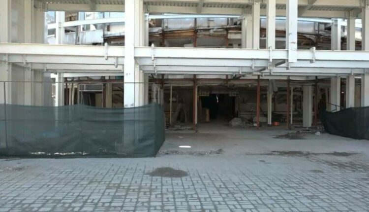 Salla Universale në duart e askujt, Lutkov: Kallëzime për shumë shkelje