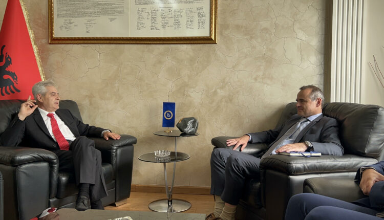 Ali Ahmeti takon ambasadorin francez Le Rigoleur: BDI garantues i rrugës europiane të vendit