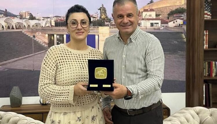 Ganiu priti drejtoreshën e Teatrit Shqiptar, Vjollca Bekteshi