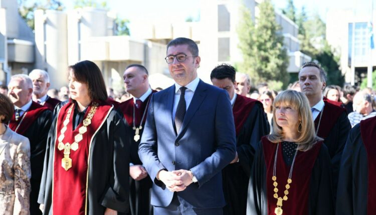 Mickoski në orën e parë akademike para studentëve: Ju jeni e ardhmja, me projekte konkrete do ta avancojmë arsimin