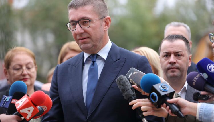 Mickoski: Qeveria e kaluar e LSDM-së dhe BDI-së i grabiti qytetarët, kjo Qeveri investon dhe realizon projekte kapitale