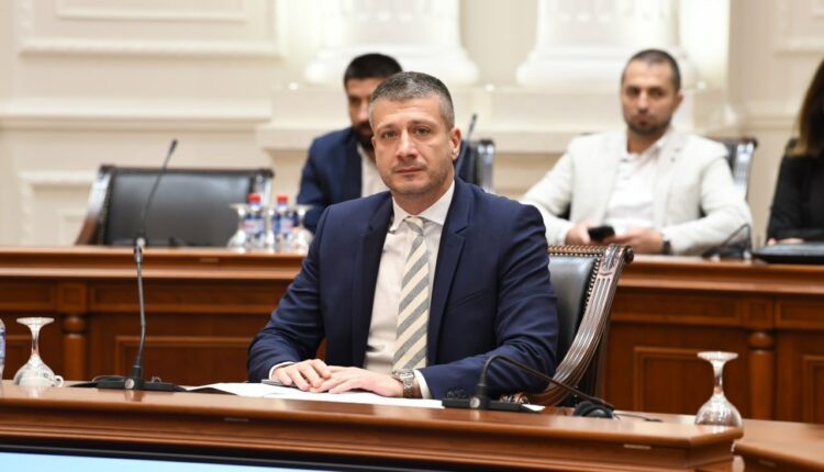 Perinski: Qeveria vazhdon të fokusohet te qytetarët dhe komunat