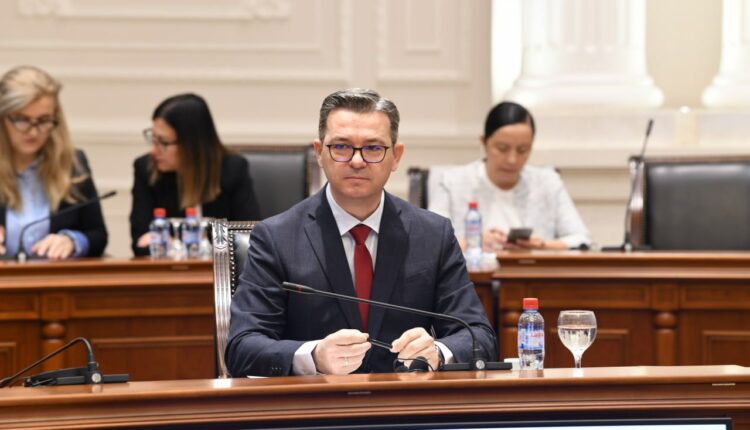 Tripunovski: 100% punojmë me përkushtim që prodhimet bujqësore të jenë të njohura jashtë kufijve dhe të reduktojmë importin e ushqimeve në Maqedoni, kështu do t’i mbrojmë edhe bujqit