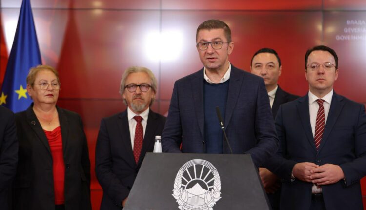 Mickoski: Është realizuar një nga premtimet kyçe të Qeverisë, komunat marrin pjesën e parë prej 250 milionë euro për realizimin e investimeve kapitale