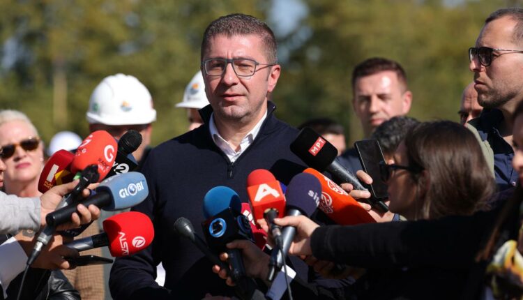 Mickoski: Si Qeveri vazhdojmë të punojmë me përkushtim për realizimin e Koridorit 8 dhe 10