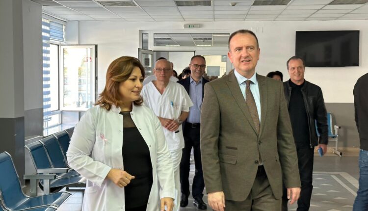 Taravari viziton Spitalin e Gjinekologjisë në Çair (FOTO)
