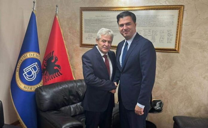 Ali Ahmeti takoi Lulzim Bashën në Tetovë, ja çka u bisedua