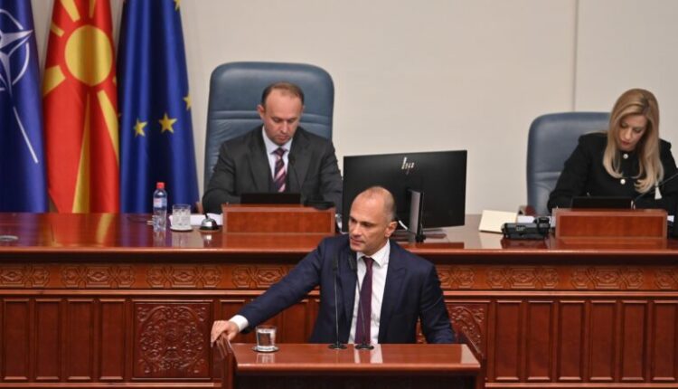 Filipçe: Mickoski ta kthejë mandatin!