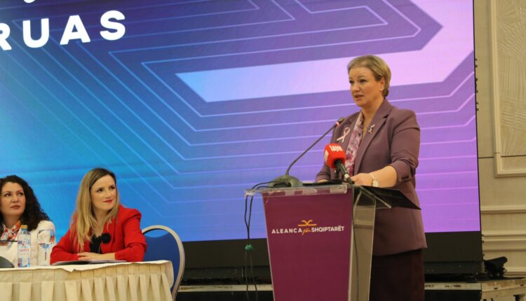 Nën moton “Gruaja fuqi e ndryshimit” Elfete Ismaili u zgjodh kryetare e Asamblesë së Gruas të Aleancës për Shqiptarët