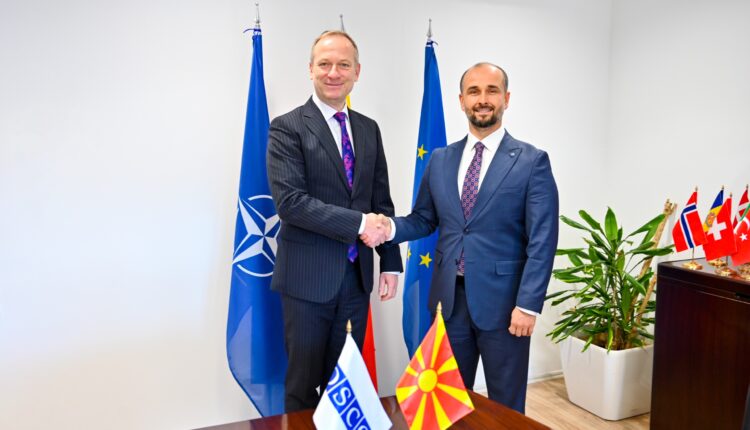 Takimi i Ministrit Murtezani me ambasadorin Val