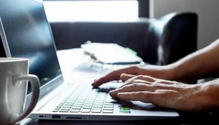 Internet përdorin 90 për qind e amvisërive në vend