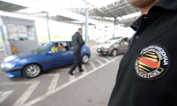 “Janë arrestuar 14 doganierë, një ish-doganier dhe një polic”, Prokuroria me detaje nga aksioni “Kalimi”
