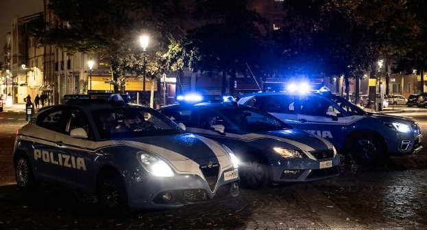 Natë “terrori” për të riun në Itali, dy shqiptarët tentuan t’i grabisnin apartamentin, u kapën mat nga policia