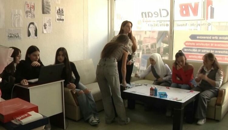 Në Xhepçisht u hap klubi i adoleshentëve