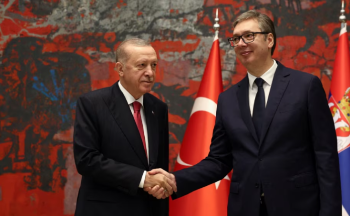 Erdogani thotë se Turqia dhe Serbia do ta zhvillojnë bashkërisht industrinë e mbrojtjes