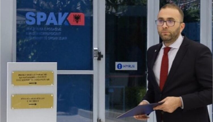 Mesazhet shantazhuese me emrin e Ervis Martinajt, thirret në SPAK Gazment Bardhi: Denoncoi kërcënimet