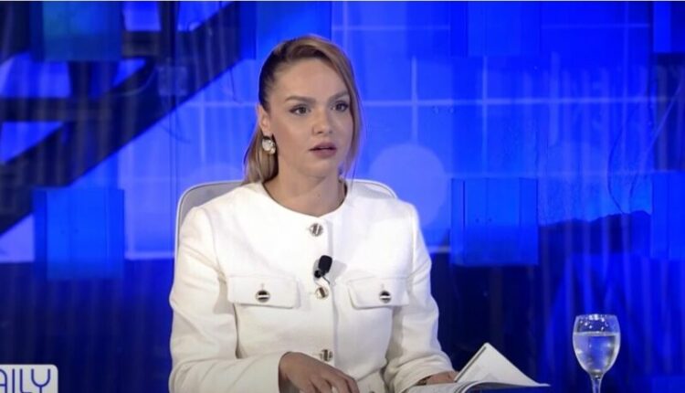 Panova: Poshtëruese për një të diplomuar të deklarohet me kombësi tjetër për të gjetur punë