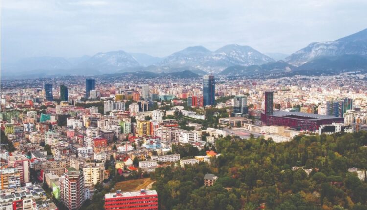 Media spanjolle: Vizitoni Shqipërinë për një arratisje të minutës së fundit