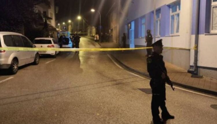 Fëmija në Bosnje-Hercegovinë hyri në stacion dhe sulmoi dy policë me thikë, vdes njëri prej tyre