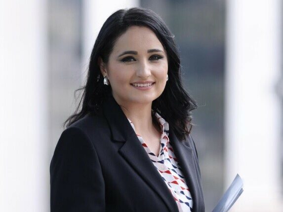 Venera Latifi-Azizi, femra e parë shqiptare zëdhënëse e Qeverisë së Maqedonisë së Veriut
