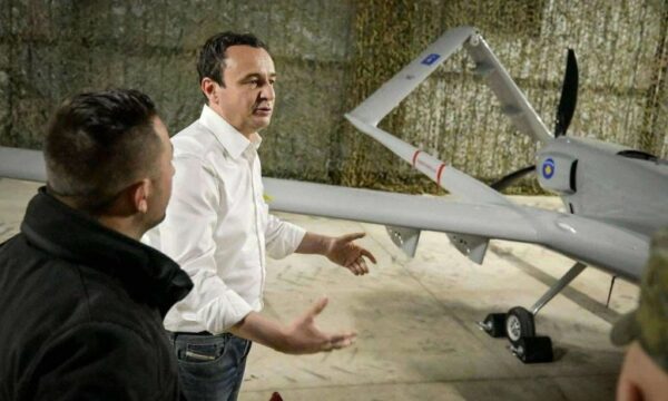 Daut Haradinaj trondit panelistët: Albini ka ba foto me dronët “Bayraktar”, le të tregon qysh i ka humbë droni