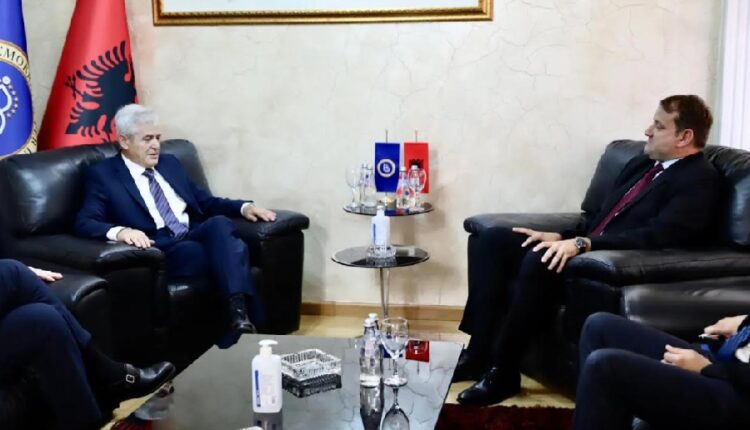 Ali Ahmeti takon ambasadorin e Kosovës Qehaja:: Anulimi i “Balancuesit” në funksion të politikës ditore të Qeverisë me legjitimitet monoetnik