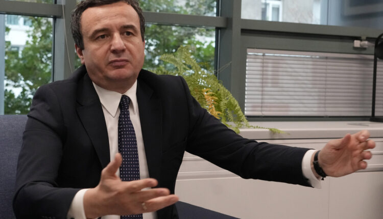 Kurti për AP: Fitorja e Rusisë në Ukrainë do ta trimëronte Serbinë ekspansioniste