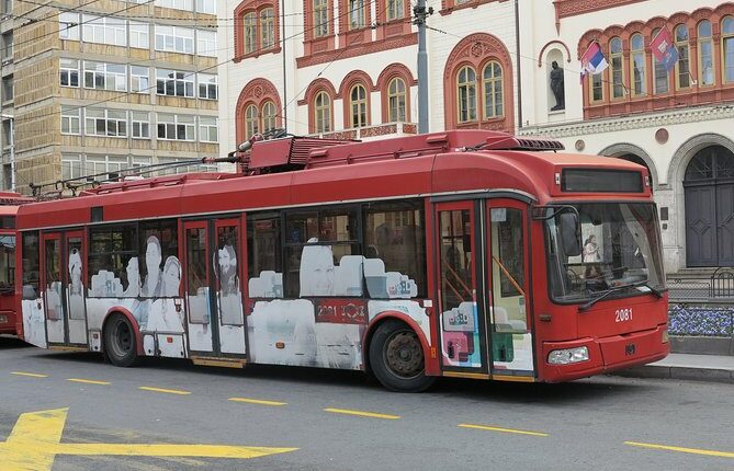 Shkupi dhe qytete të tjera në Maqedoni do të marrin autobusë të përdorur nga Beogradi?