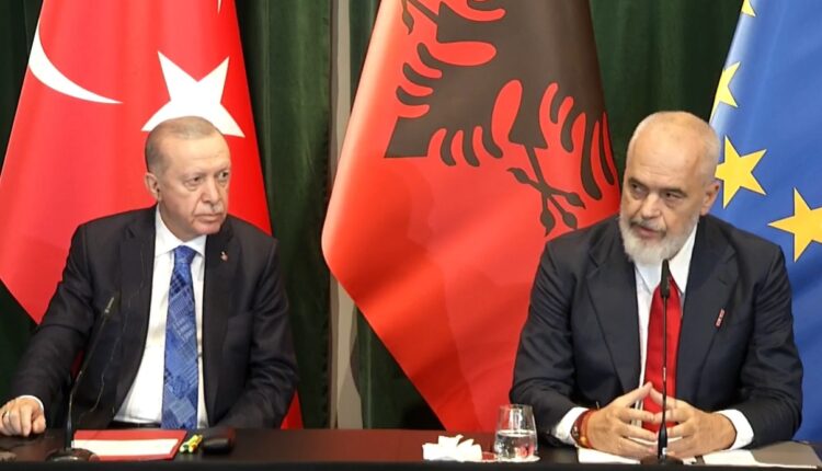 Erdogan në Tiranë: Të avancojmë bashkëpunimin! Të luftojmë organizatat terroriste, veçanërisht FETO-n