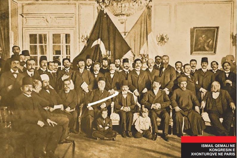 Zbulohet fotoja e rrallë e Ismail Bej Qemalit në Kongresin e Xhonturqve në vitin 1902, në Paris! Çfarë shkruante gazeta franceze