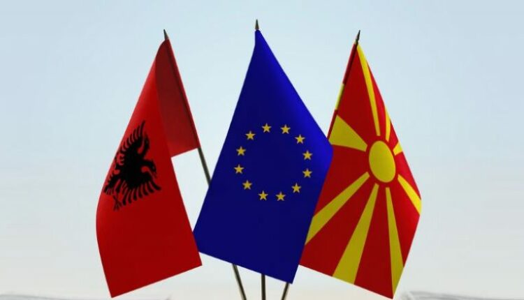 “Euronjuz”: Shkupi do të mund të përparojë drejt BE-së vetëm nëse i përmirëson marrëdhëniet me Bullgarinë