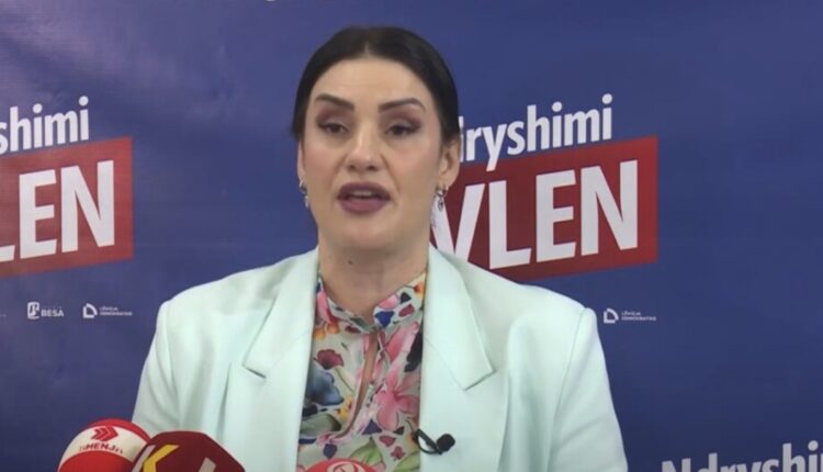 SKANDAL: Saranda Imeri ofendon votuesit shqiptarë i quan “KAKI”
