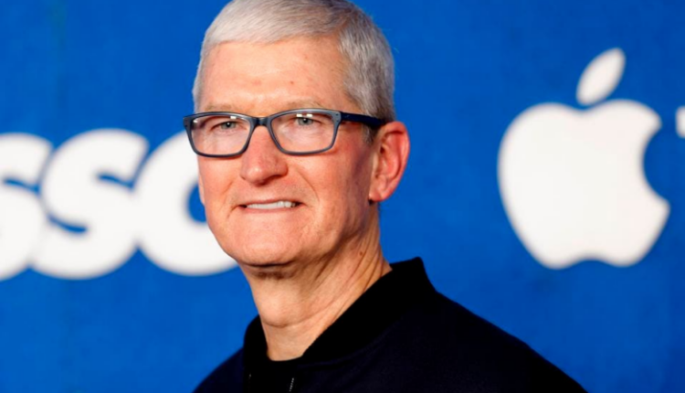 Kreu i Apple ëndërron pajisjen e së ardhmes që media e quajti “grali i shenjtë”, por planet e tij mund të prishen nga Zuckerberg
