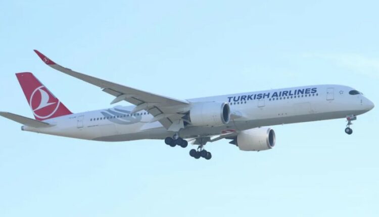 Një pilot vdes papritur duke drejtuar avionin nga SHBA për në Turqi