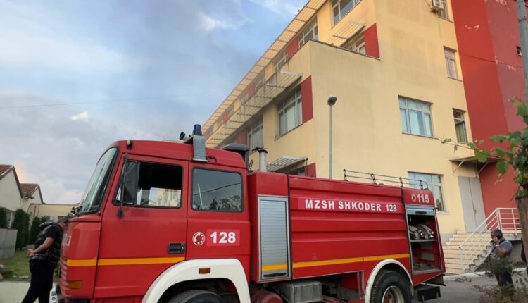 Përfshihet nga flakët azili privat në Tiranë, disa të moshuar të lënduar! Ja si është gjendja e tyre