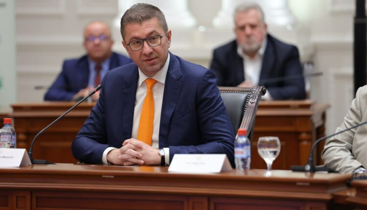 Mickoski: Deputetët e VMRO-DPMNE-së do të dorëzojnë iniciativë për shkarkimin e anëtarëve të Këshillit Gjyqësor