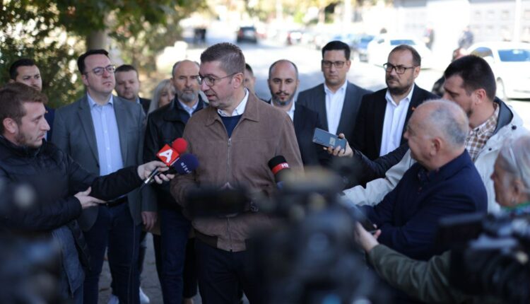 Mickoski: Qytetarët presin rezultate nga ne, për momentin tre rrugë në Komunën e Velesit janë duke u rindërtuar