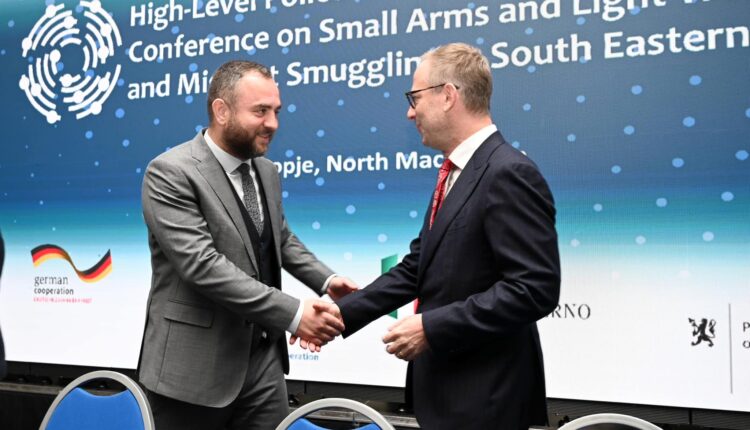 Toshkovski: Bashkëpunim efektiv ndërkufitar polici-doganë për një luftë të suksesshme kundër kontrabandës së armëve të vogla dhe të lehta dhe kontrabandës së migrantëve