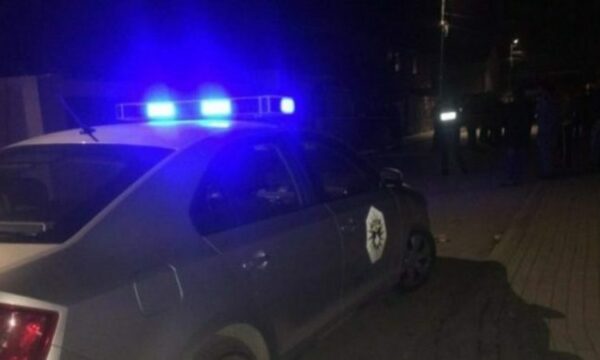 Reshje shiu me erë, Policia ka një apel për vozitësit: Kujdes, ka aksidente nëpër rrugë të vendit dhe autostrada