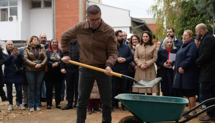 Mickoski: Filloi ndërtimi i shtesës së SHFK “Aco Shopov”, duke krijuar kushte dinjitoze për arsim