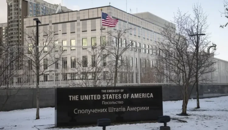 SHBA-ja rihap ambasadën në Kiev