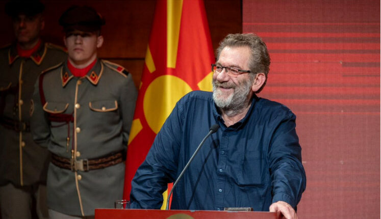 Refet Abazi fiton çmimin shtetëror “Shën Klimenti i Ohrit”