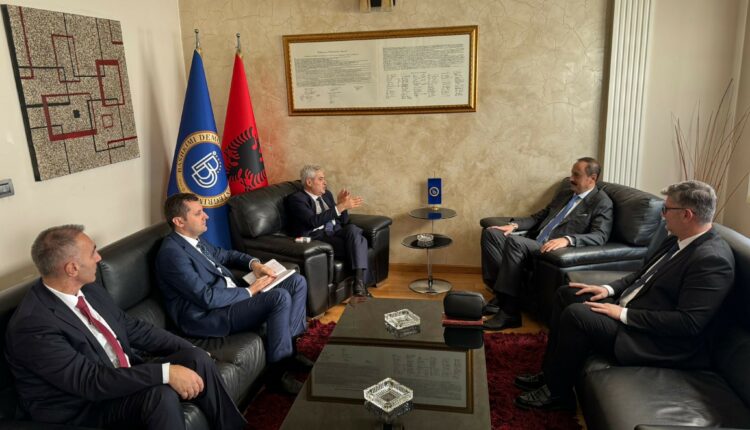 Ali Ahmeti takoi ambasadorin turk Fatih Ulusoy